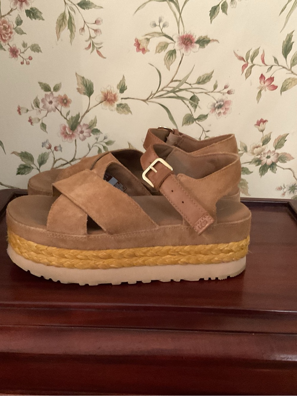 UGG Women's Chestnut Suede Platform Espadrille Sandals - Picture 4 of 7